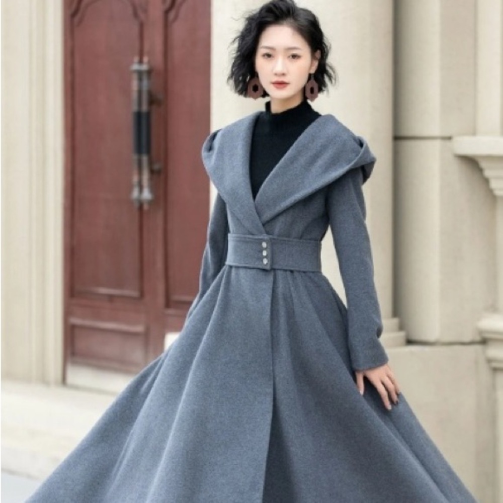 Elegant Gray Hooded Coat